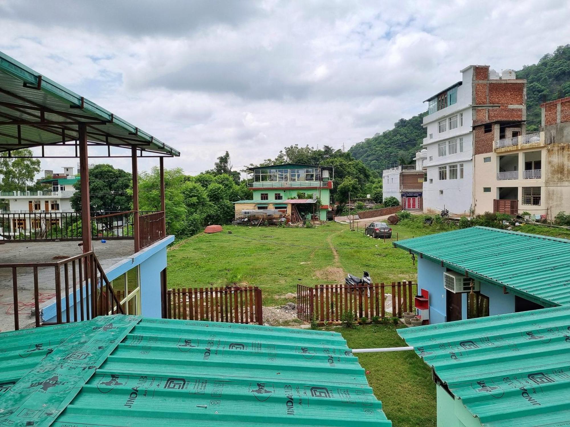 Landlopers Hostel Rishikesh Exterior photo