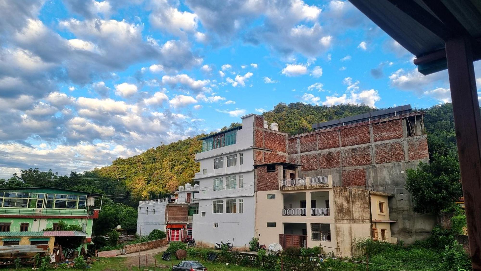 Landlopers Hostel Rishikesh Exterior photo